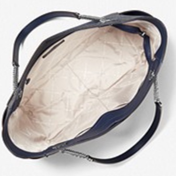 MICHAEL KORS
Jet Set Large Logo Shoulder Bag - Picture 5 of 16